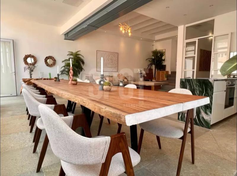 Maison - 200 m² - 6 pièces