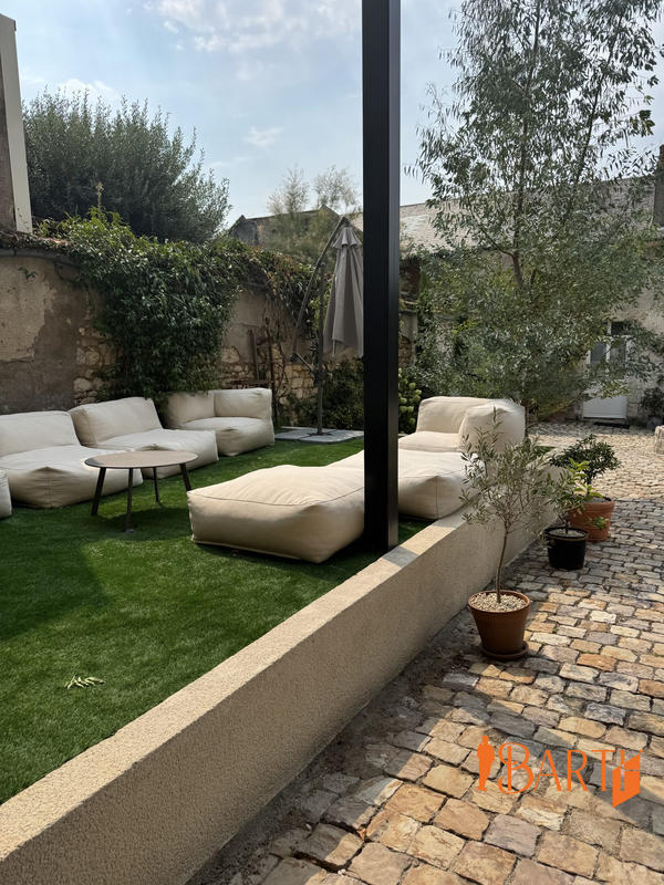 Maison - 350 m² - 10 pièces