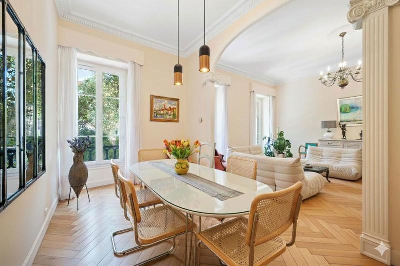 Appartement - 136 m² - 5 pièces