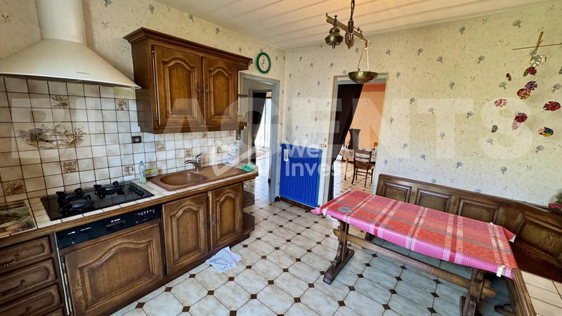 Maison - 121 m² - 8 pièces