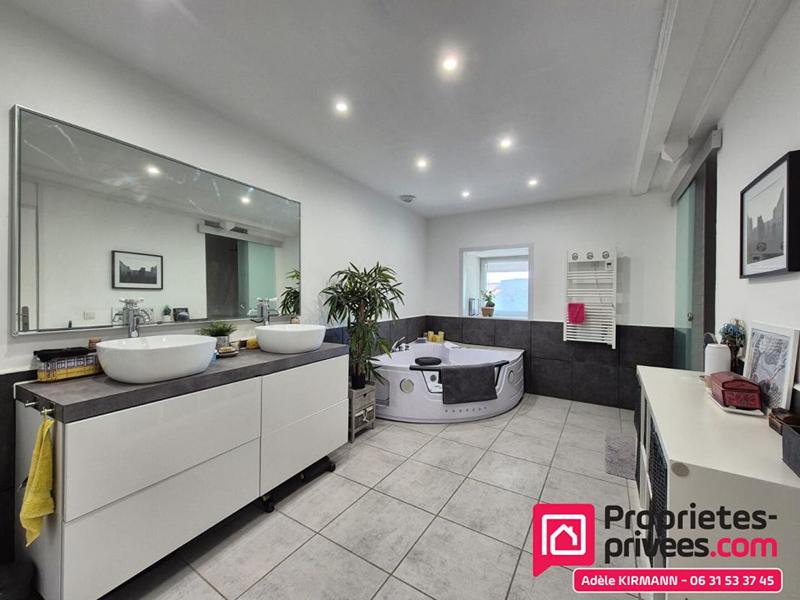 Maison de village - 211 m² - 7 pièces