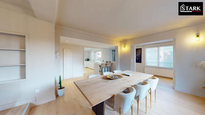 Maison - 263 m² - 9 pièces