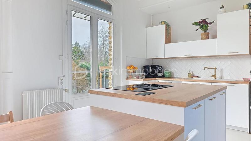 Propriété - 280 m² - 10 pièces