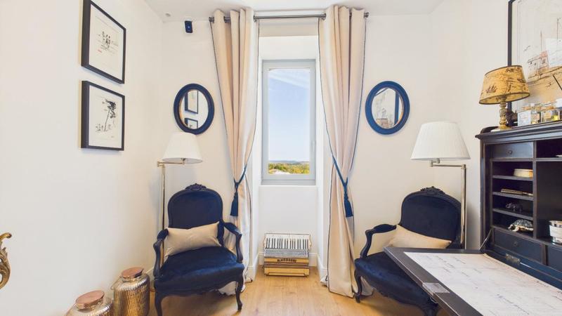 Maison - 410 m² - 11 pièces