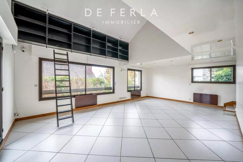 Maison - 240 m² - 7 pièces