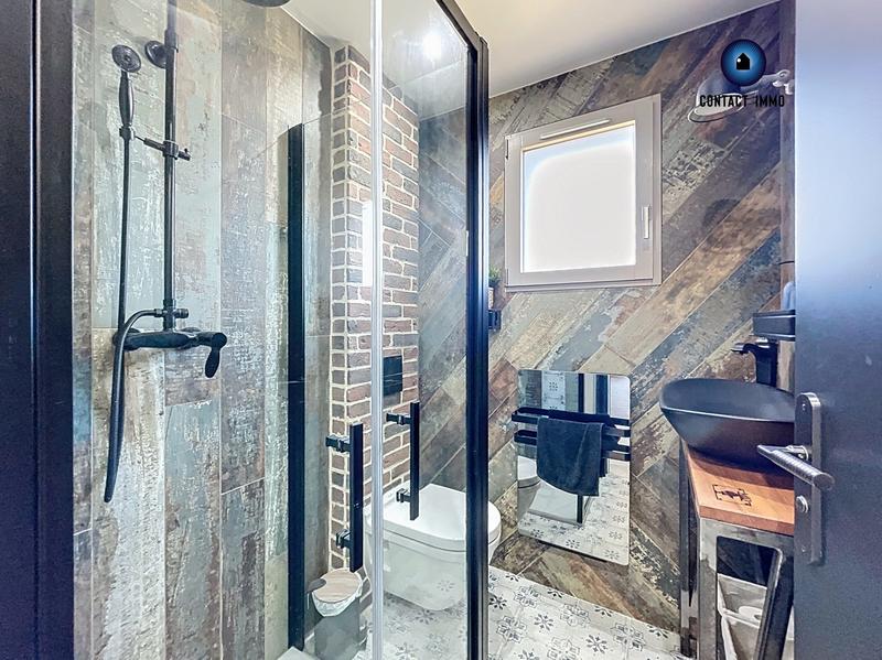 Maison - 210 m² - 10 pièces