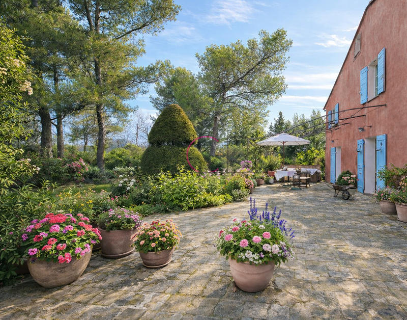 Villa - 270 m² - 6 pièces