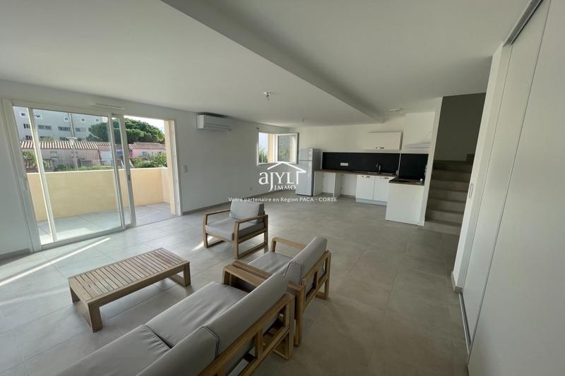 Appartement - 94 m² - 4 pièces