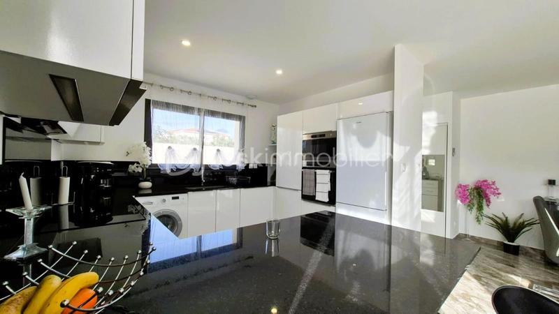 Villa - 100 m² - 4 pièces