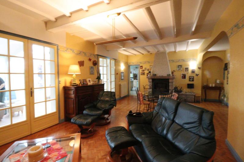 Maison - 265 m² - 10 pièces