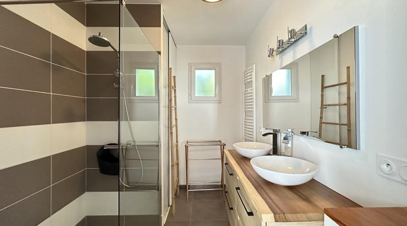 Maison contemporaine - 205 m² - 8 pièces