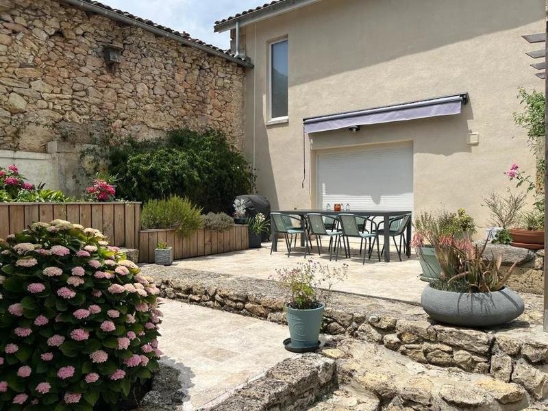 Maison en pierre - 254 m² - 7 pièces