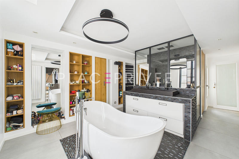 Maison - 540 m² - 13 pièces