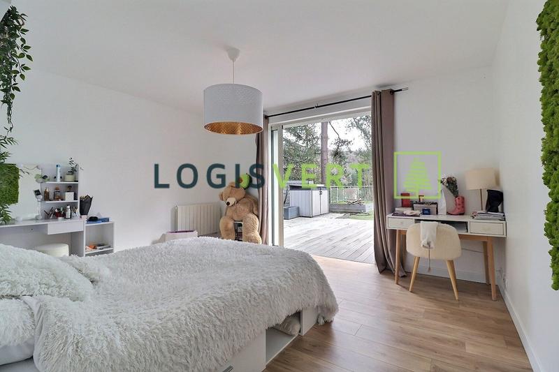 Maison - 236 m² - 8 pièces