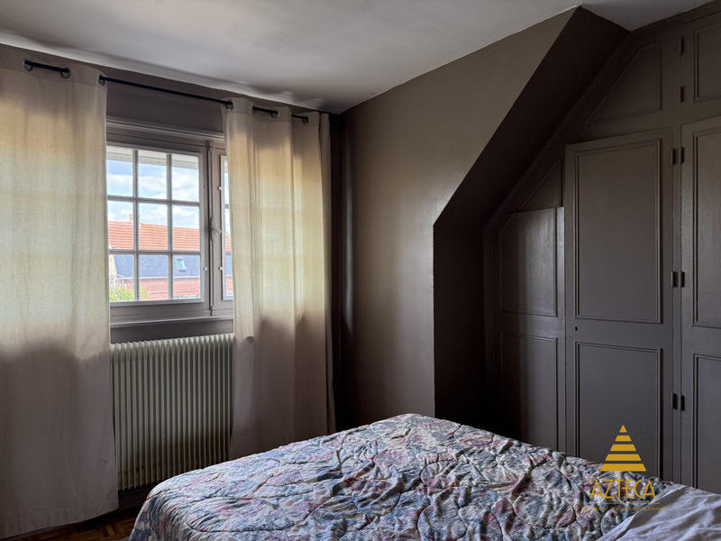 Maison - 180 m² - 8 pièces