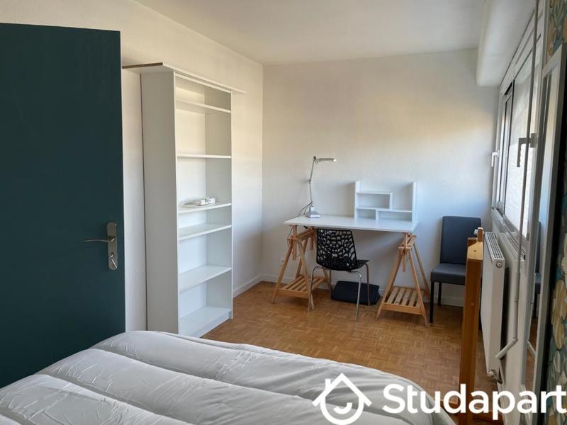 Chambre - 10 m² - 1 pièce