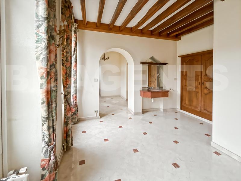 Maison - 336 m² - 10 pièces