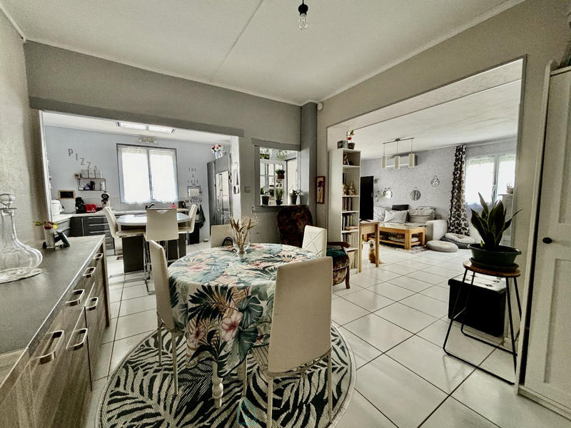 Maison - 96 m² - 5 pièces