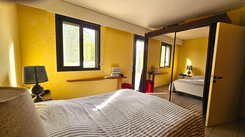 Maison - 220 m² - 10 pièces