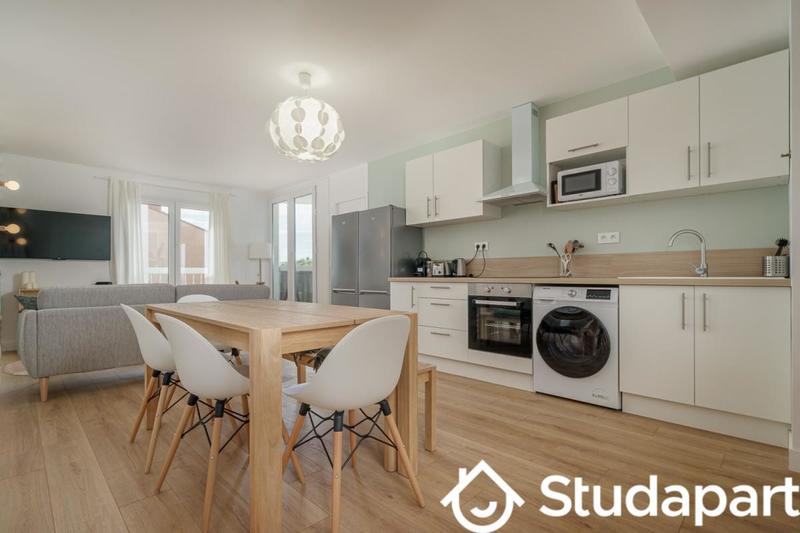 Chambre - 10 m² - 1 pièce