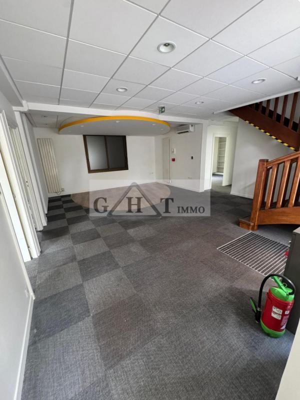 Local commercial - 220 m²