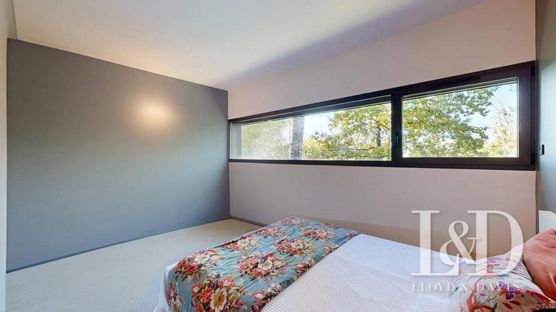 Maison - 185 m² - 7 pièces