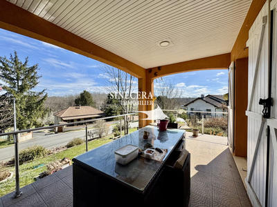 Maison - 200 m² - 10 pièces