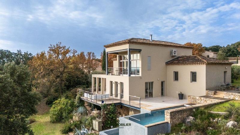 Propriété - 250 m² - 7 pièces