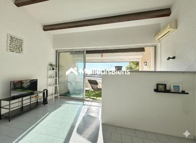 Studio - 25 m² - 1 pièce