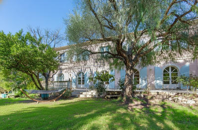 Villa - 273 m² - 8 pièces