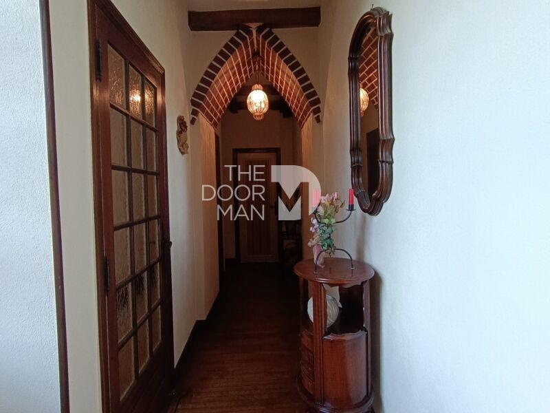 Maison - 428 m² - 8 pièces