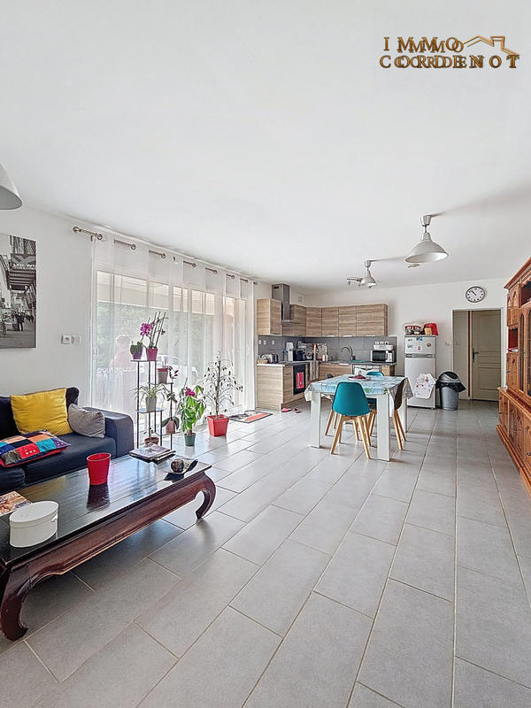 Villa - 200 m² - 6 pièces