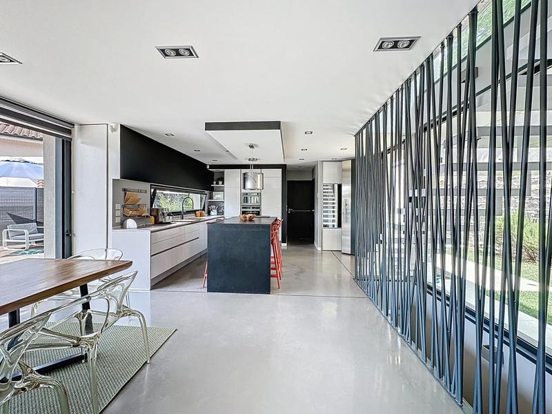 Maison - 140 m² - 5 pièces