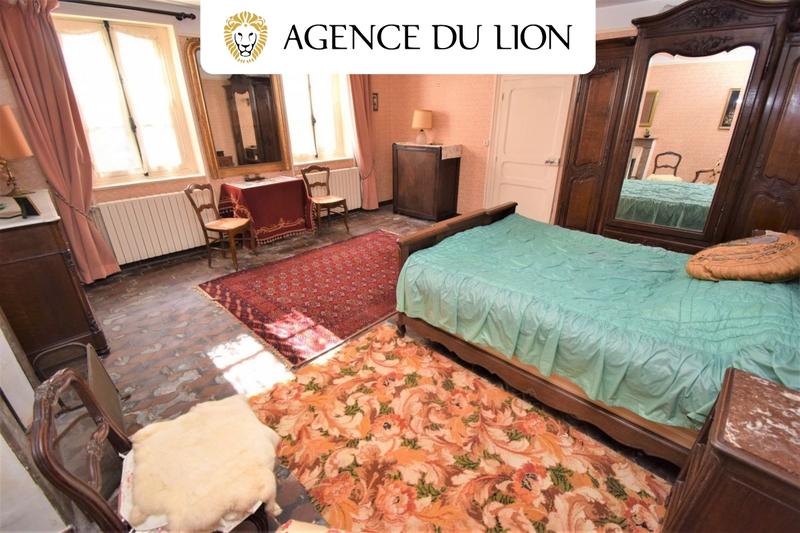 Maison - 219 m² - 7 pièces