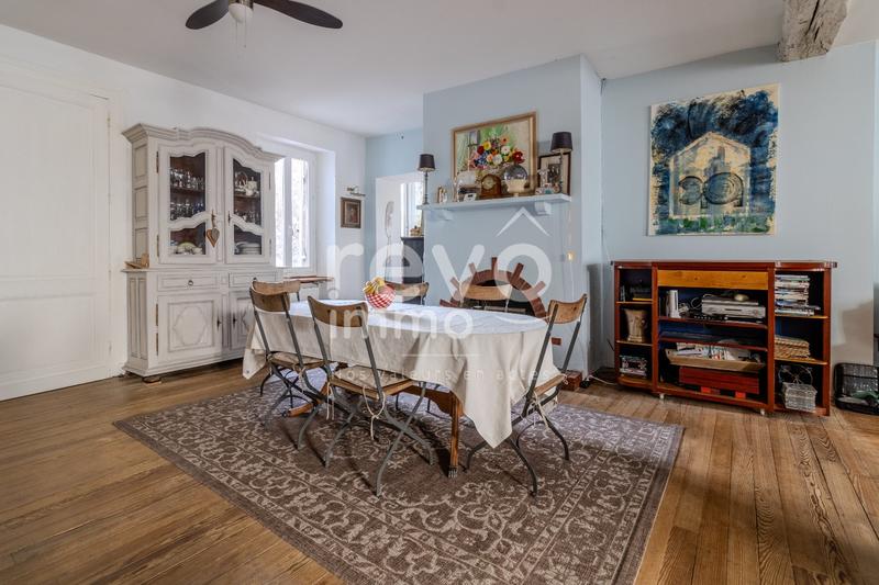 Maison de village - 183 m² - 9 pièces