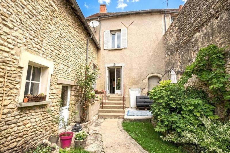 Maison de village - 110 m² - 4 pièces