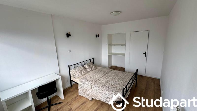 Chambre - 12 m² - 1 pièce