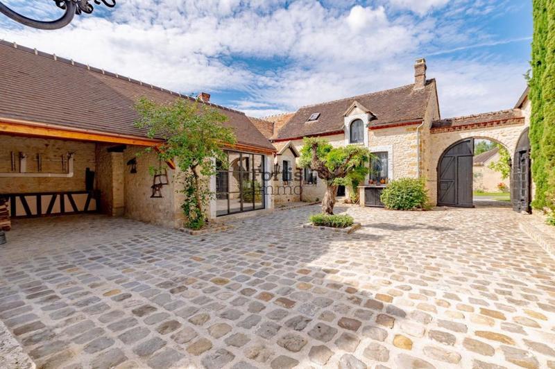 Demeure - 350 m² - 11 pièces