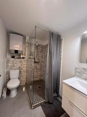 Immeuble - 137 m² - 9 pièces