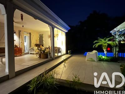 Maison - 230 m² - 6 pièces