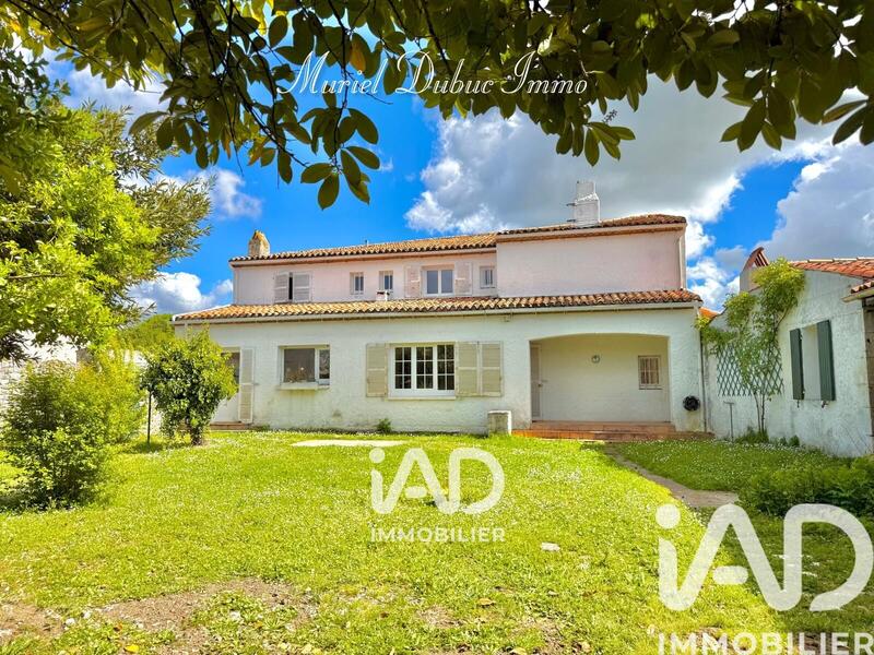 Maison - 254 m² - 12 pièces