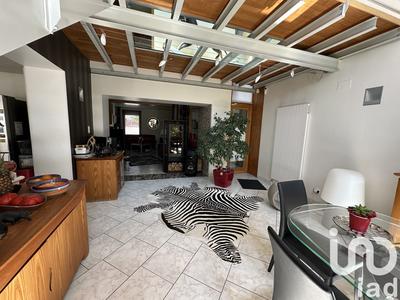 Maison - 250 m² - 8 pièces