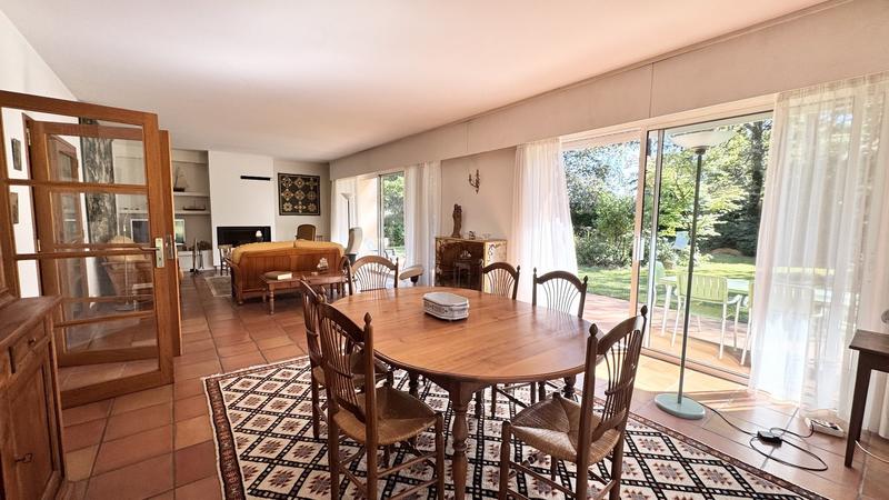 Maison d'architecte - 212 m² - 8 pièces