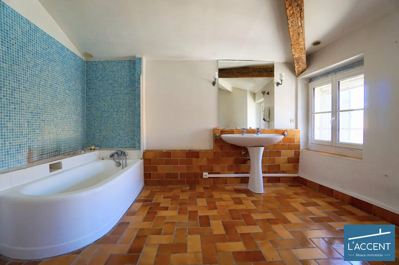 Maison - 437 m² - 14 pièces