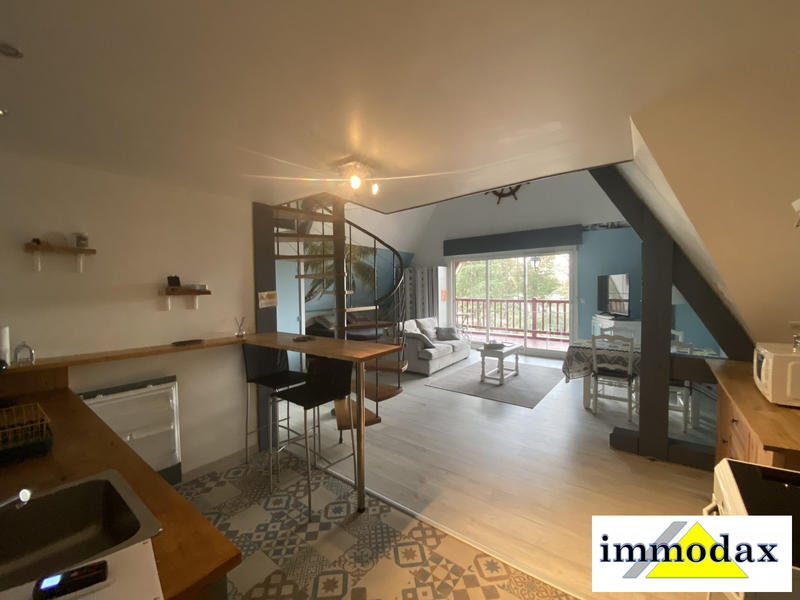 Maison - 450 m² - 10 pièces