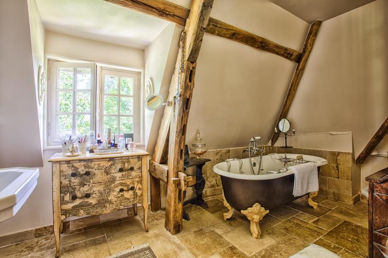 Maison - 222 m² - 9 pièces