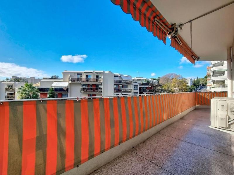 Studio - 30 m² - 1 pièce