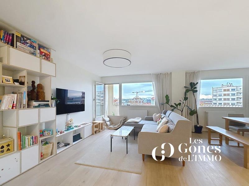 Appartement - 100 m² - 4 pièces