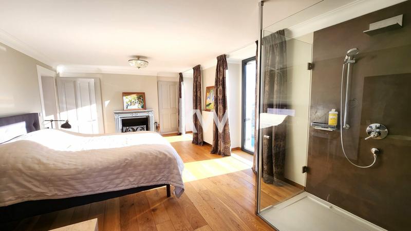 Maison - 600 m² - 10 pièces