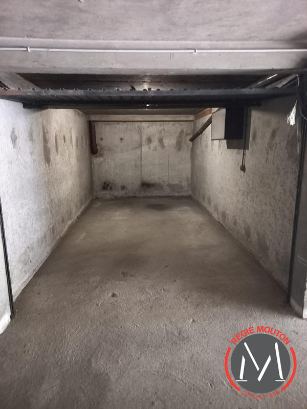 Parking / Garage - 14 m²